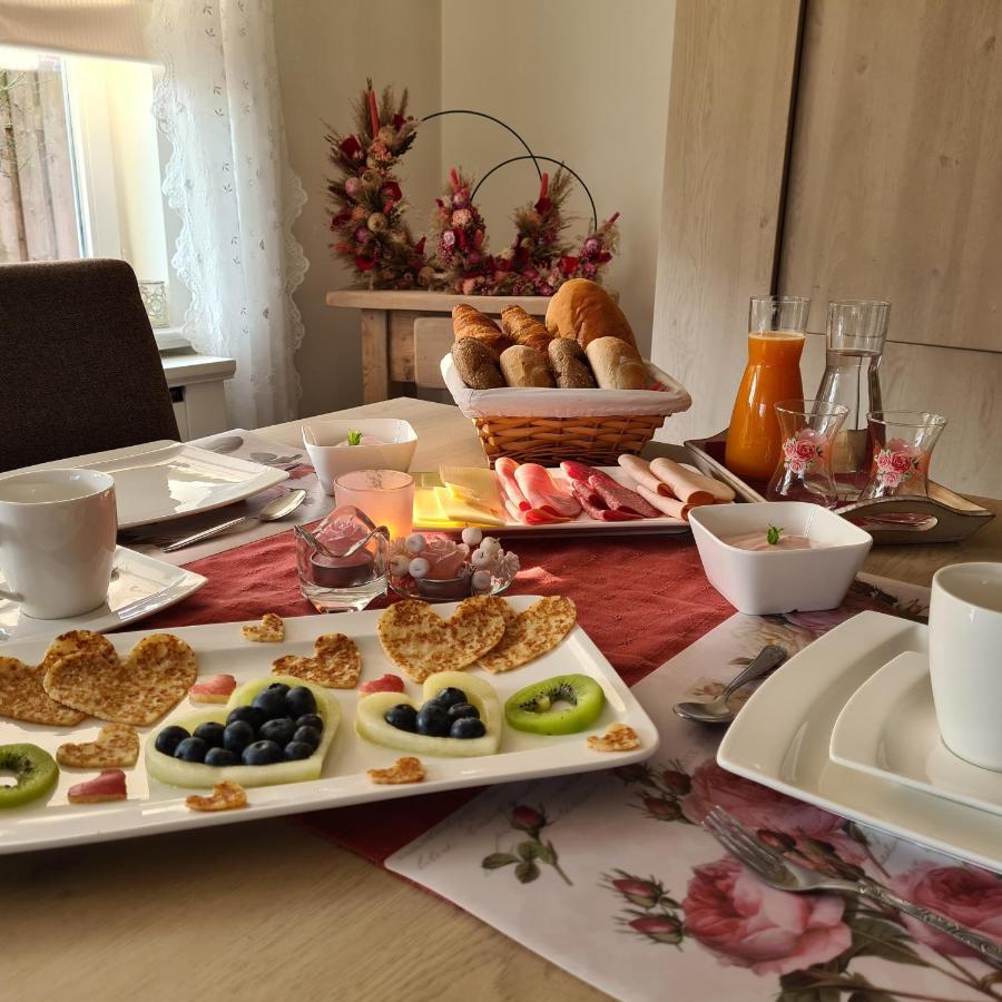 La Rose Bed & Breakfast NeerNeerpelt Екстериор снимка