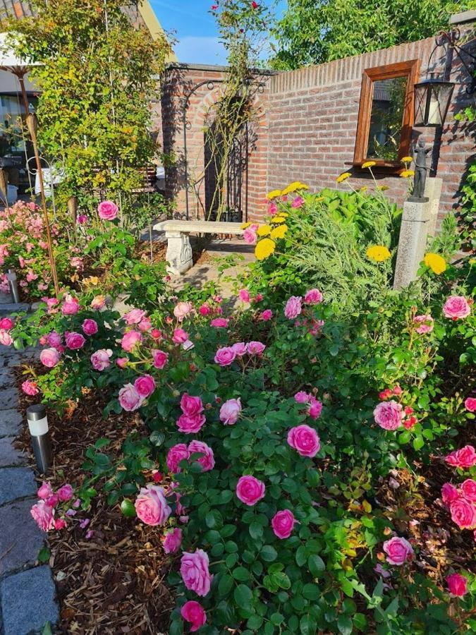 La Rose Bed & Breakfast NeerNeerpelt Екстериор снимка