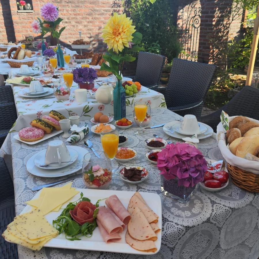 La Rose Bed & Breakfast NeerNeerpelt Екстериор снимка