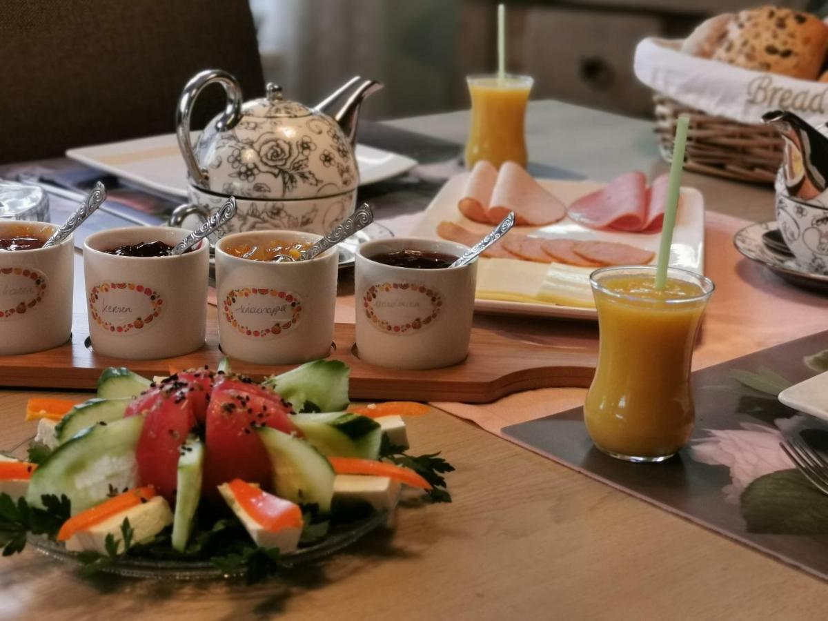 La Rose Bed & Breakfast NeerNeerpelt Екстериор снимка