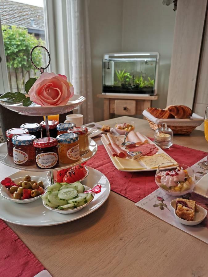 La Rose Bed & Breakfast NeerNeerpelt Екстериор снимка